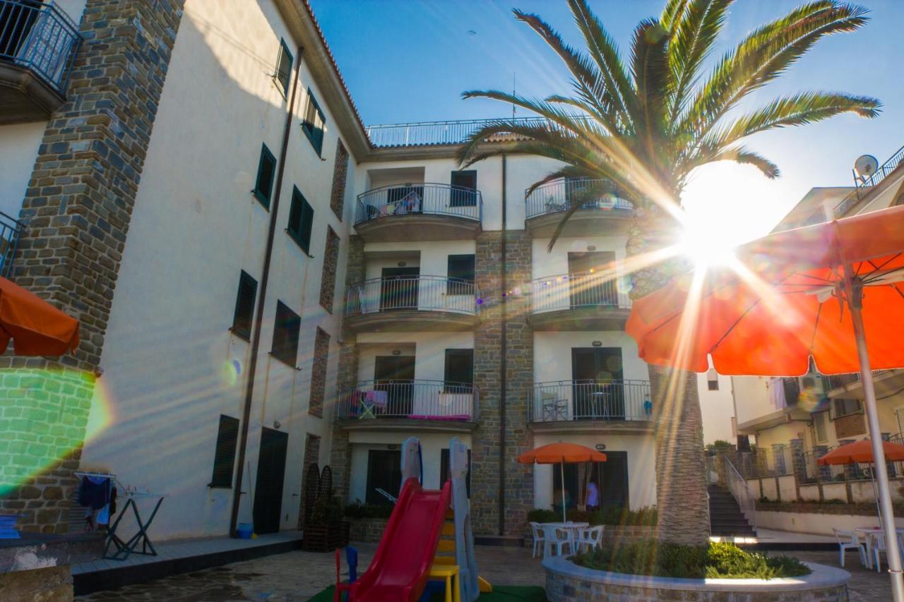 Acciaroli Vacanze Residence Eksteriør billede